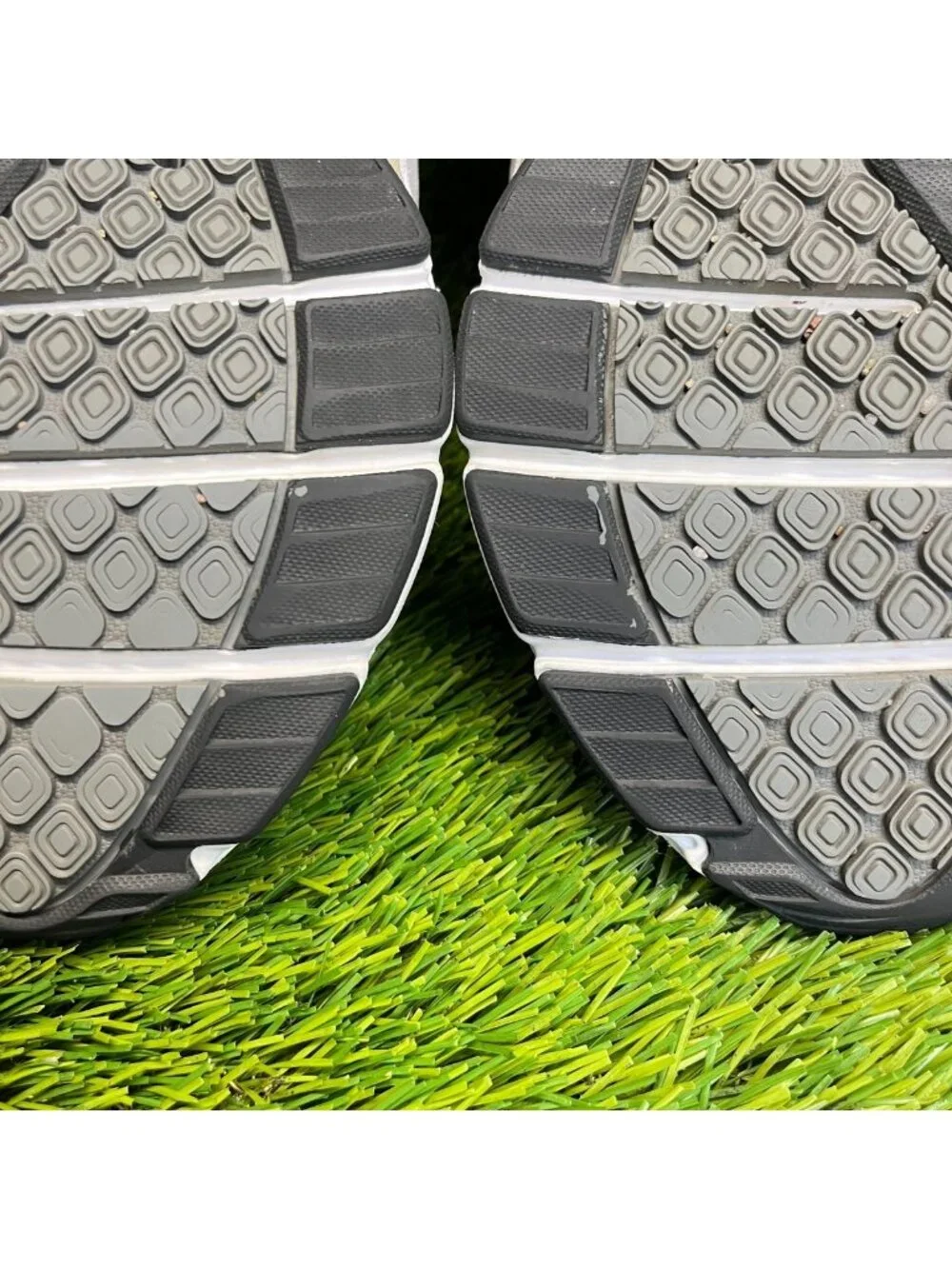 New Balance 990v4 Womens Size 8 Gray Athletic Running Walking Shoes Sneakers